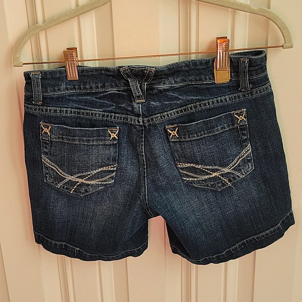 Maurice’s Jean Shorts size 3/4 - Picture 2 of 5